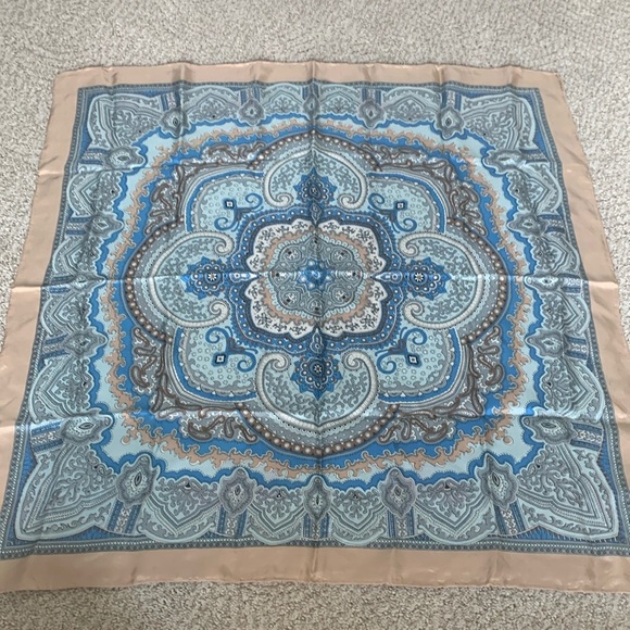Accessories - 100% silk scarf blue and tan 27”” square